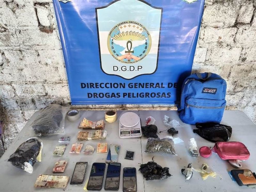 Drogas Peligrosas de la Policía provincial secuestró cocaína y marihuana de un centro de distribución en los barrios 8 de Marzo y Juan Domingo Perón
