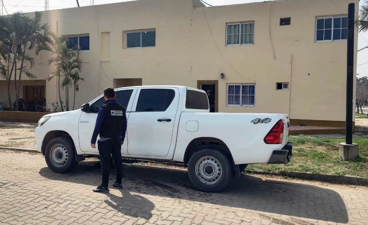 La Policía detuvo a un hombre con pedido de captura y recuperó un televisor