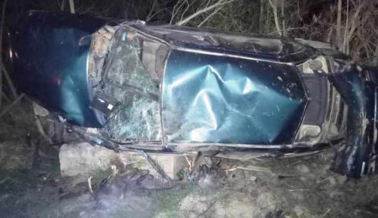 siniestro vial sobre ruta provincial N° 1, un jóven despistó y volcó 