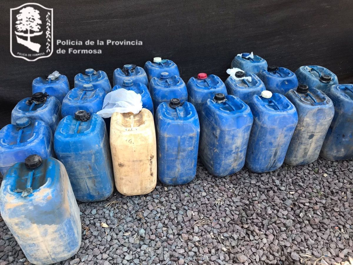 La Policía secuestró más de 200 litros de combustible