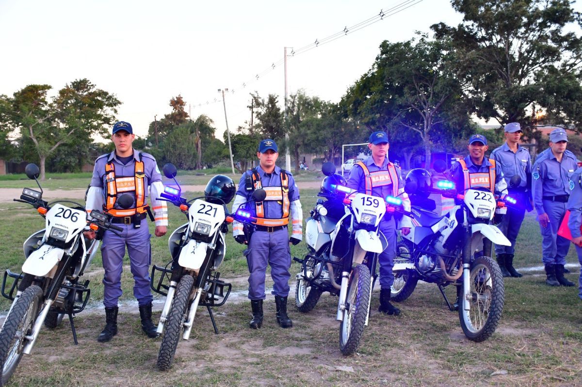 Los operativos policiales siguen en distintos barrios de la ciudad
